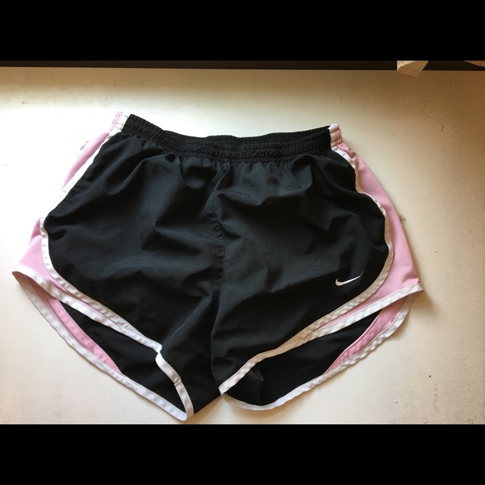 nike tempo running shorts black and pink